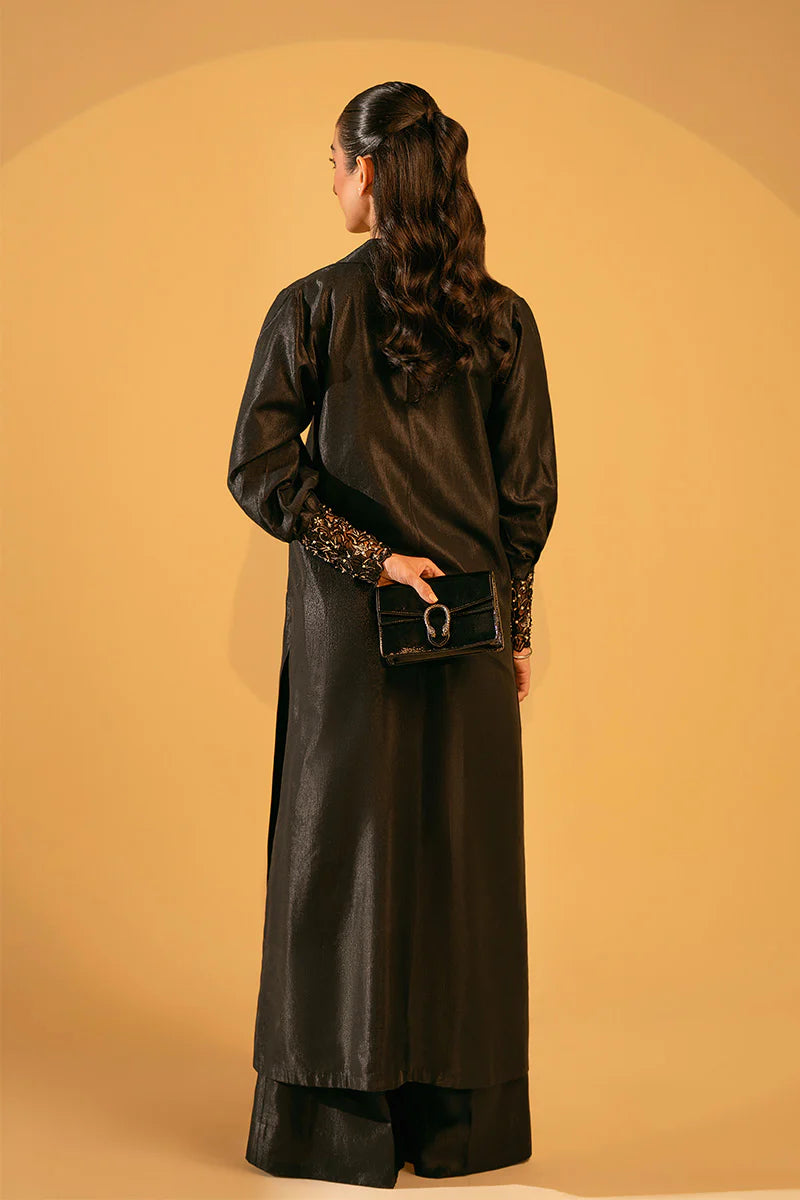 Tarah Noir | MODERN MUSE | ARMAS