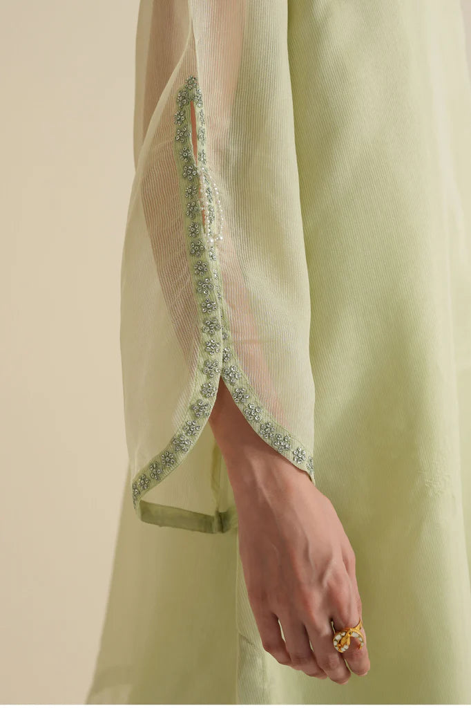 SPRING DEW-2PC (SHIRT & DUPATTA) | EXCLUSIVE PRET | Cross Stitch