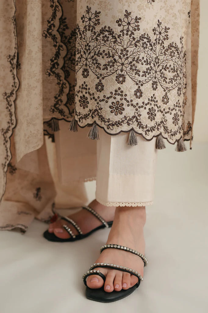 IVORY NOIR-3PC EMBROIDERED LAWN SUIT | Cross Stitch