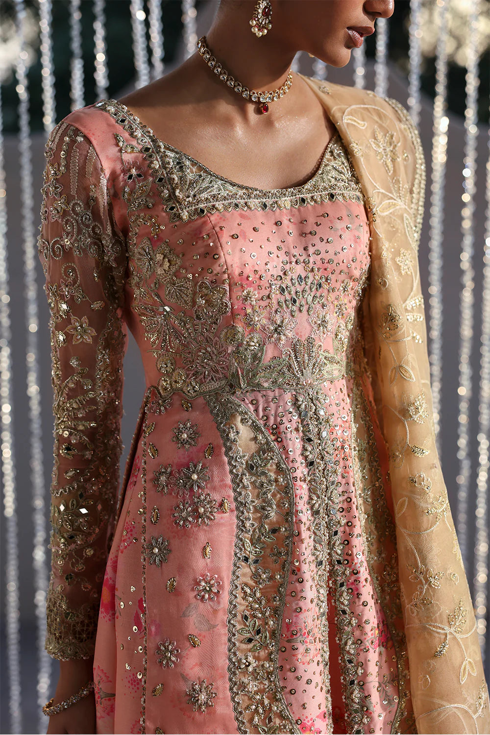 VELORA | LUMENE FESTIVE ' 25/26 | SORAYA