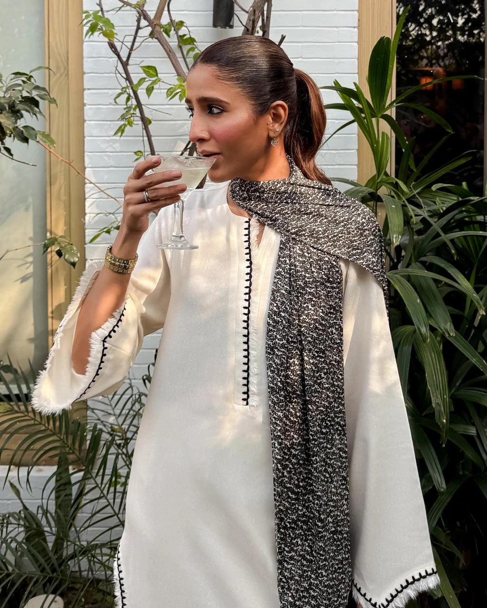 Warm Ivory Embroided Thread Set | LIRA