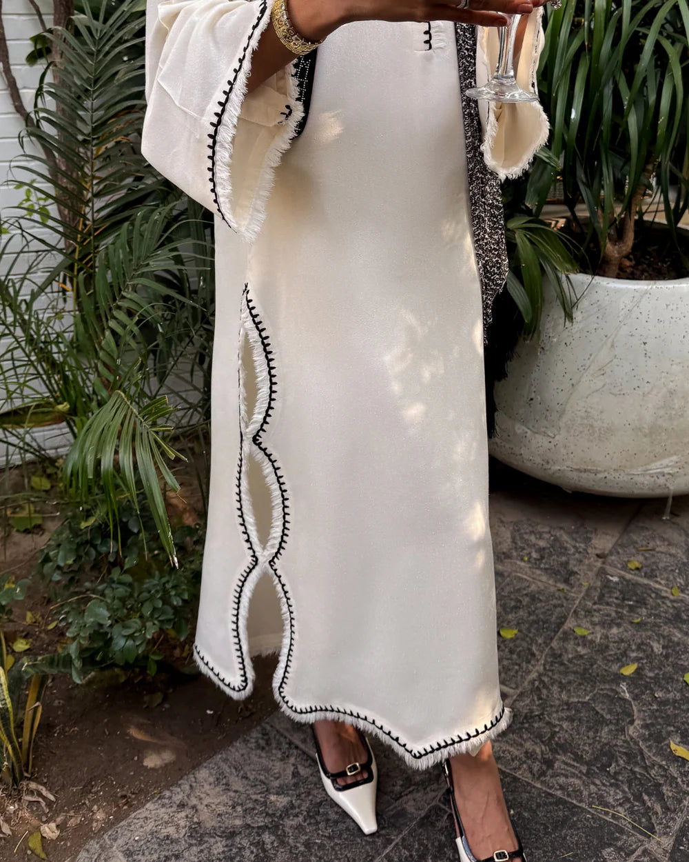 Warm Ivory Embroided Thread Set | LIRA