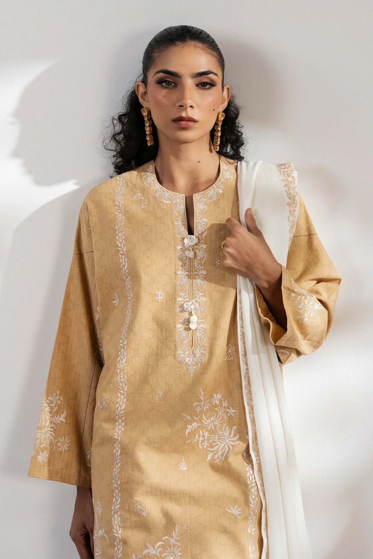 MORA (ZRW-21544) | ZAHA