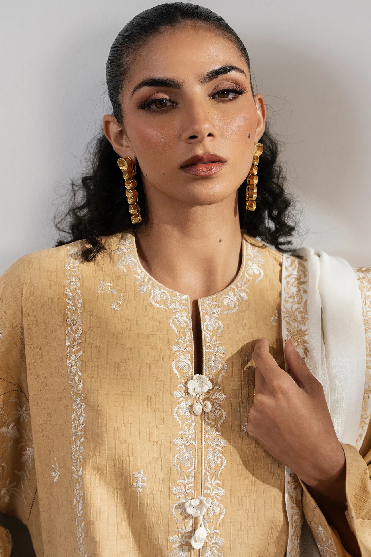 MORA (ZRW-21544) | ZAHA