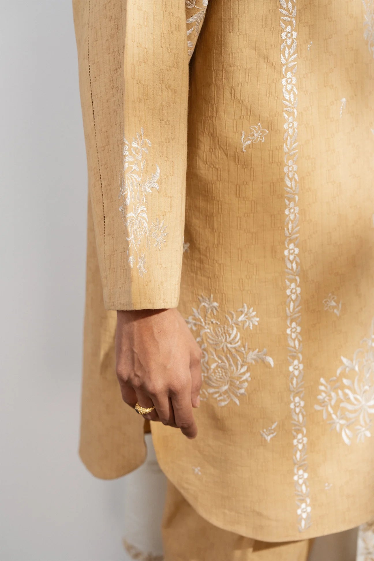 MORA (ZRW-21544) | ZAHA