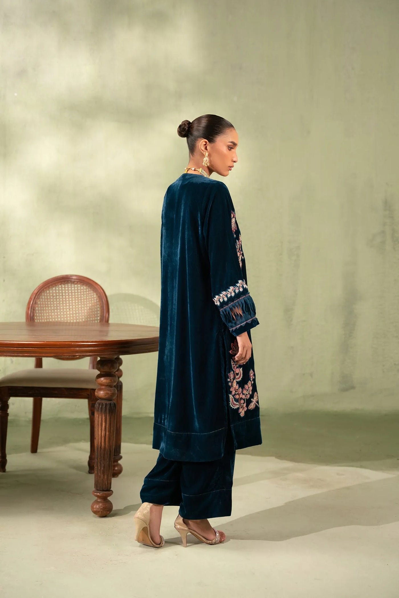 Blue Montana | Velvet Collection '25 | Studio Mehr