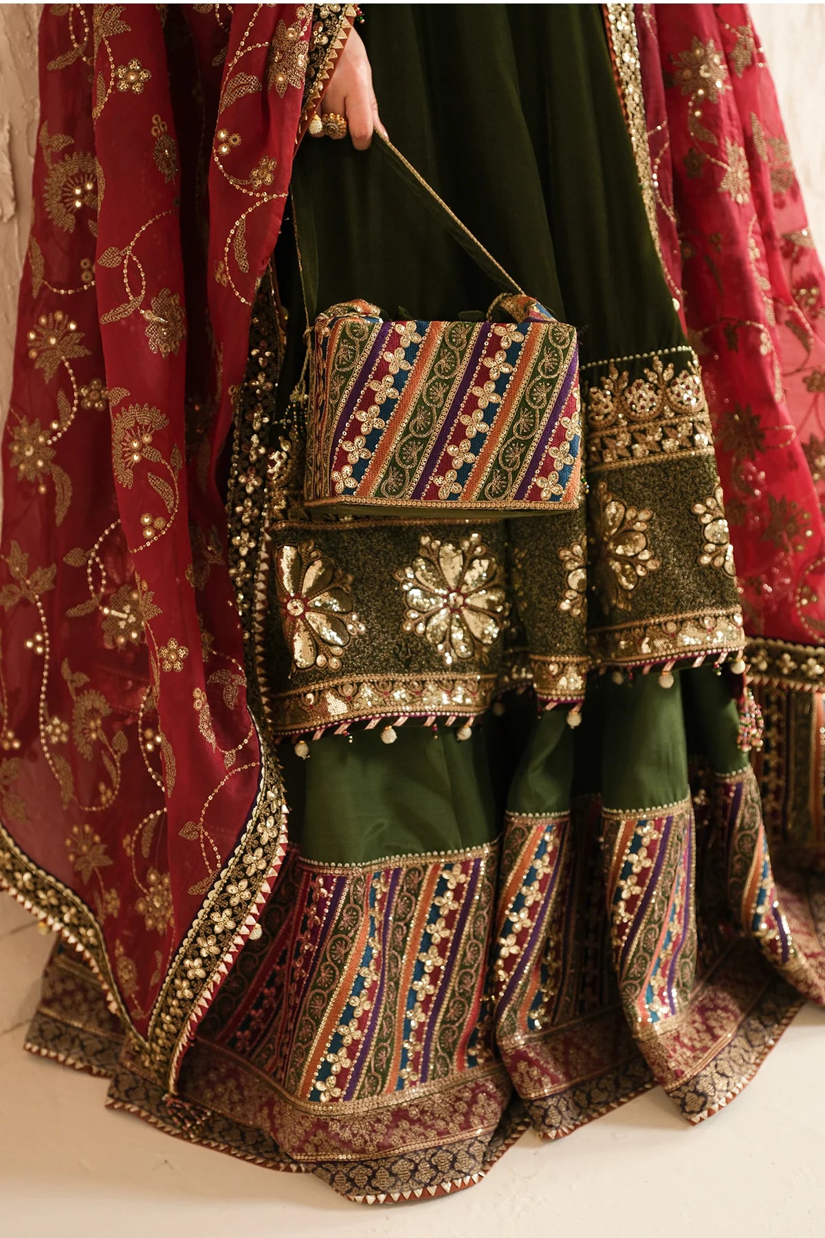 JZ-VF-D2036-0 | EMBROIDERED VELVET FORMAL | Jazmin