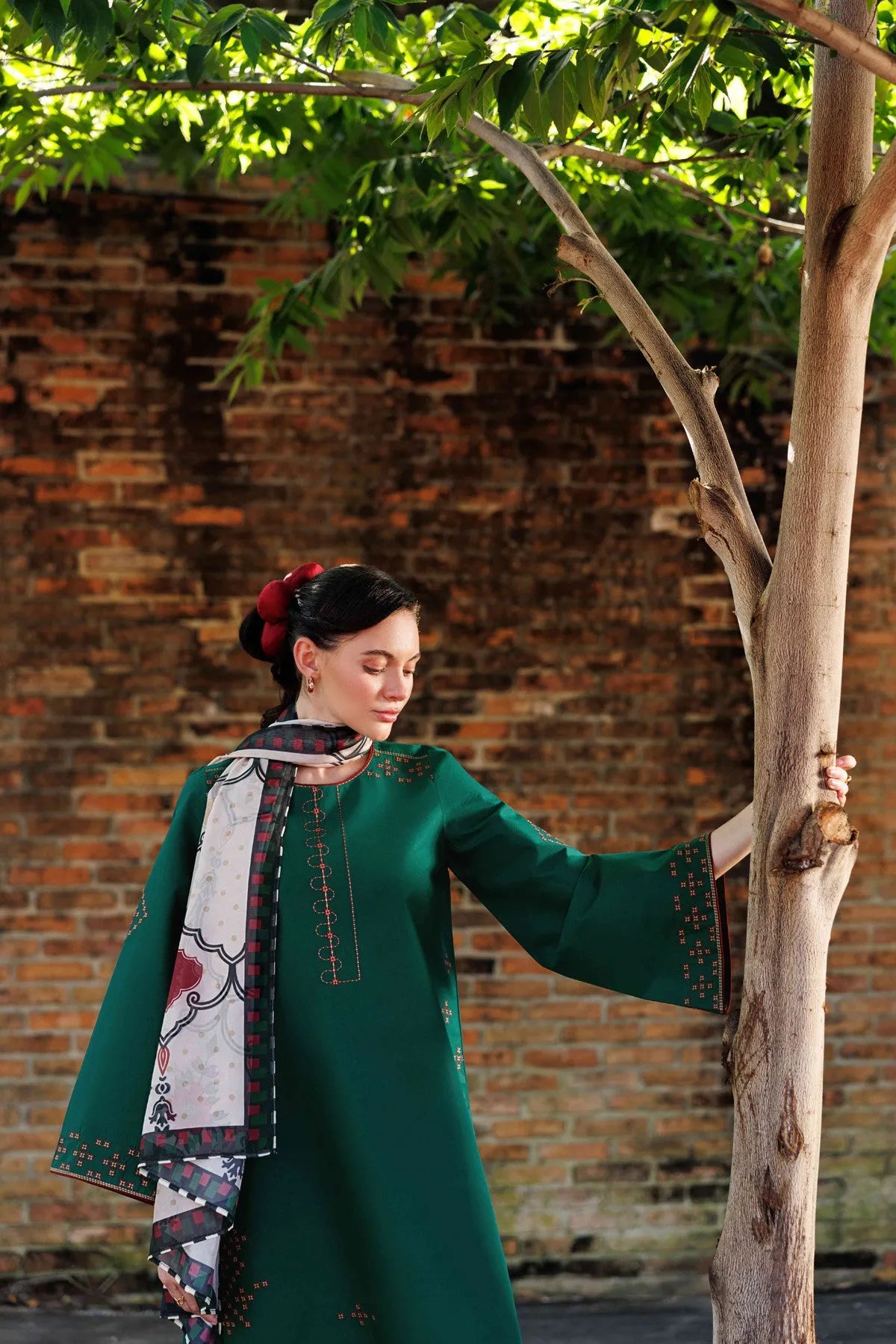Embroidered Lawn USE-9285 | Unstitched Summer '26 | Jazmin