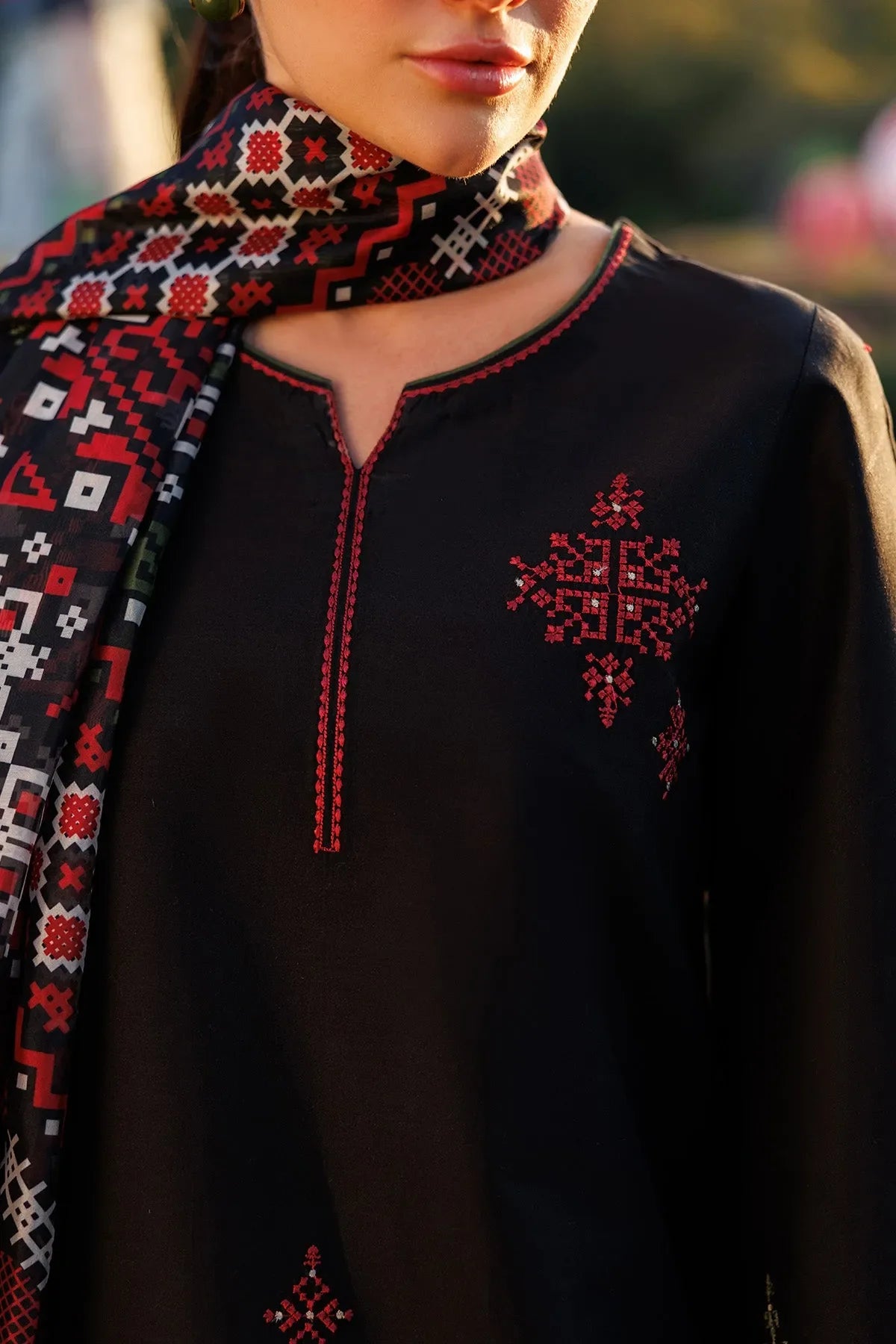 Embroidered Lawn USE-9301 | Unstitched Summer '26 | Jazmin