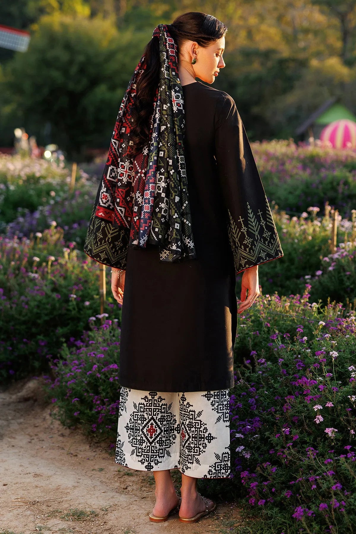 Embroidered Lawn USE-9301 | Unstitched Summer '26 | Jazmin