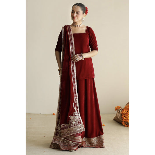 RED OUTFIT  | ZEEBA '25 | DYOT