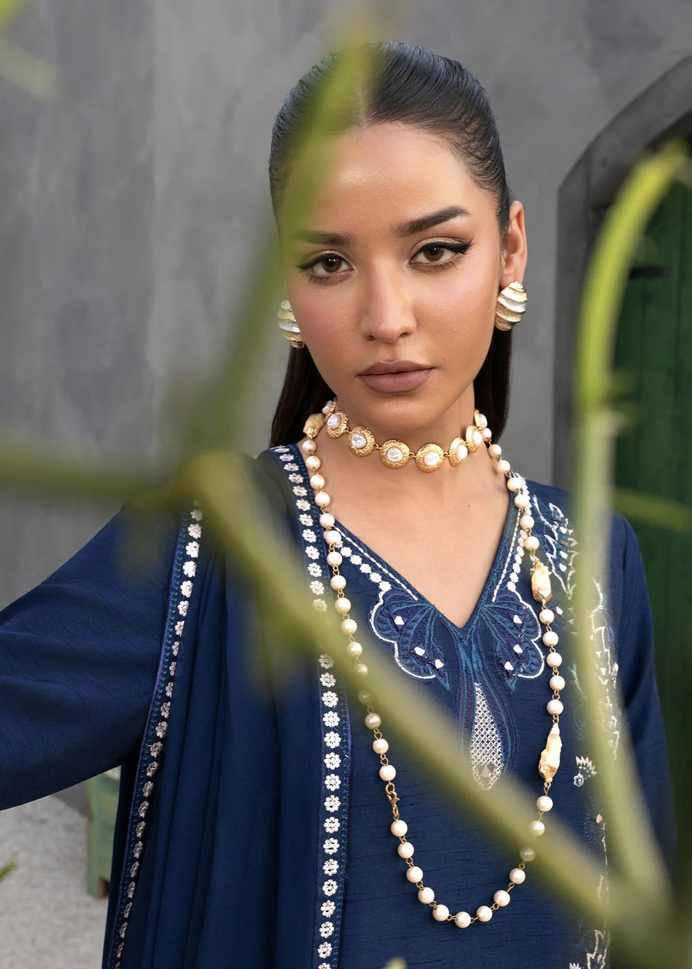 Veloura | Nureh | Saira Shakira
