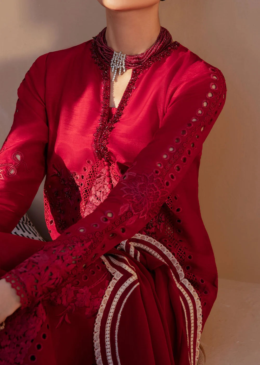 Izzy  | Saira Shakira Rosea Casual Pret'25