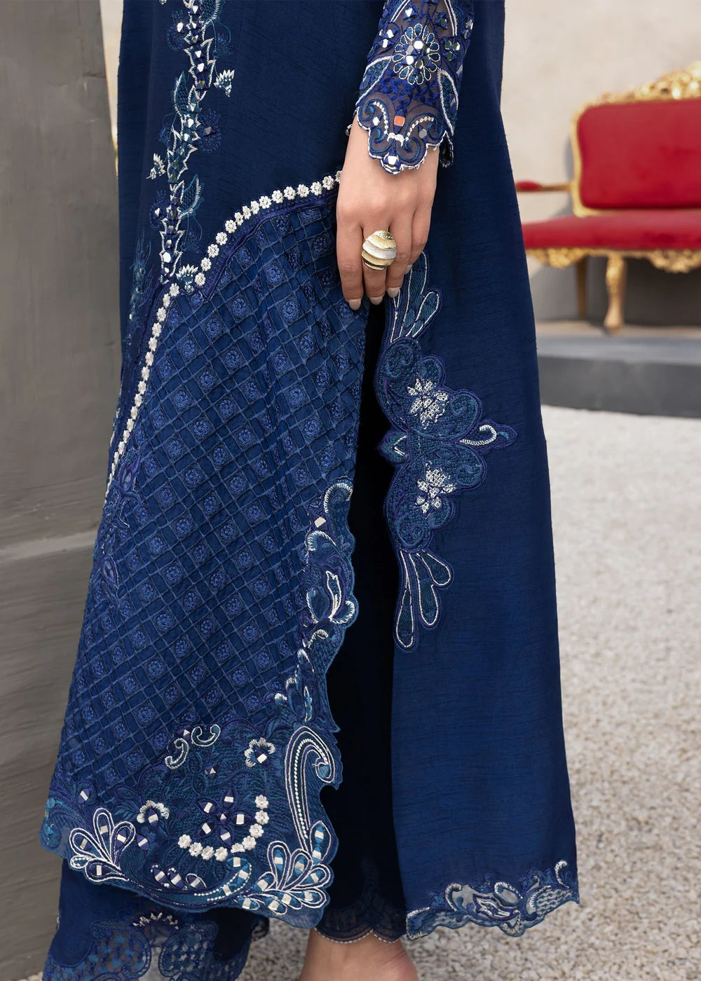 Veloura | Nureh | Saira Shakira