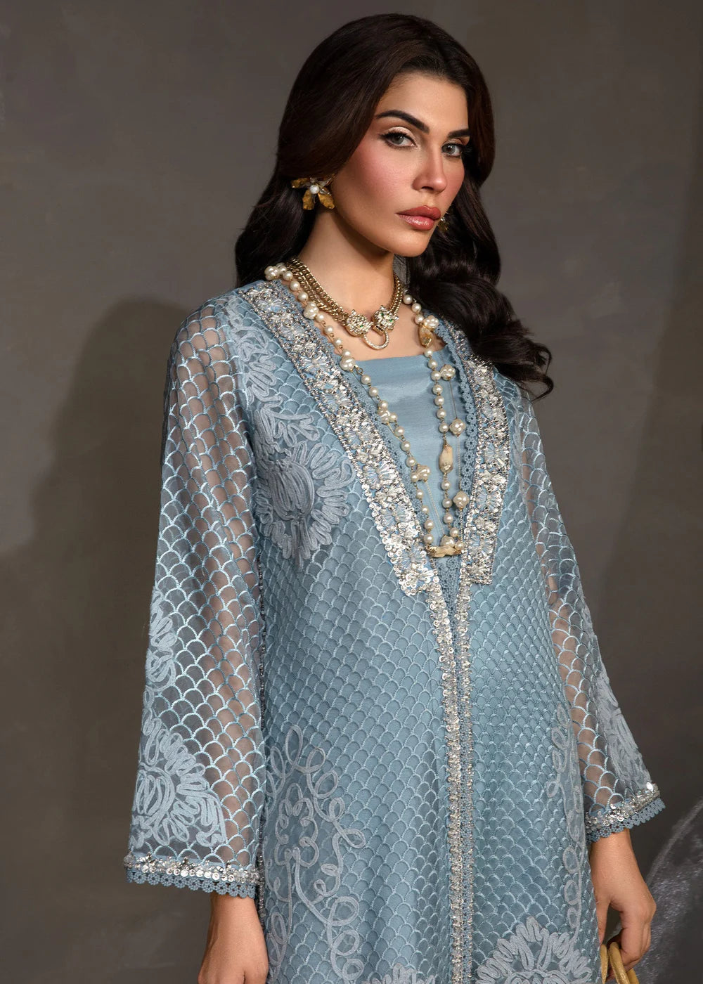 Cyan | Saira Shakira