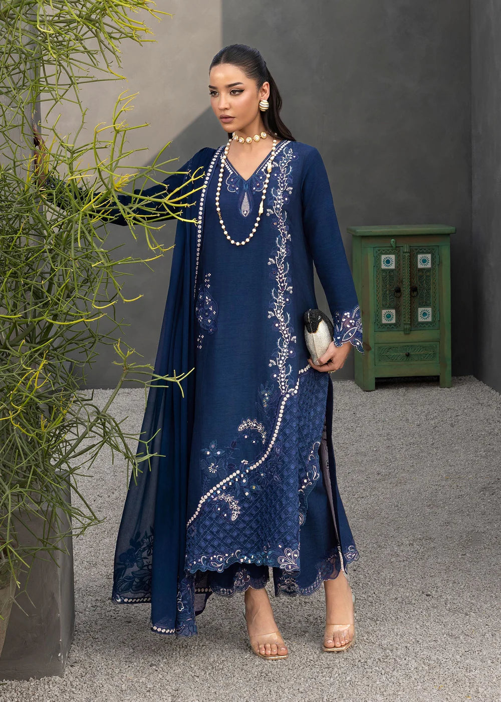 Veloura | Nureh | Saira Shakira