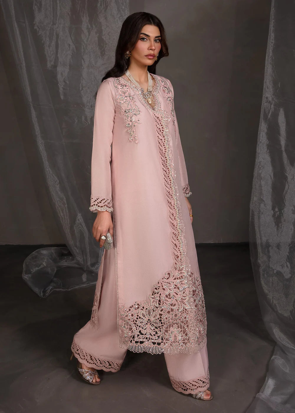 Lustre | Saira Shakira