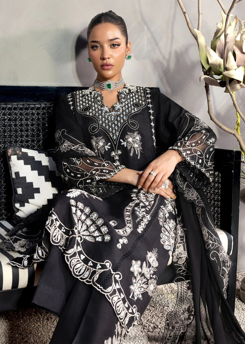 Dahlia Noir | Nureh | Saira Shakira