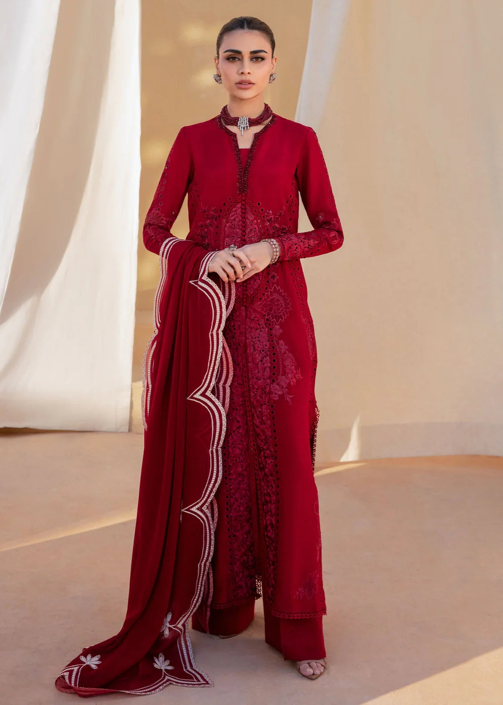 Izzy  | Saira Shakira Rosea Casual Pret'25