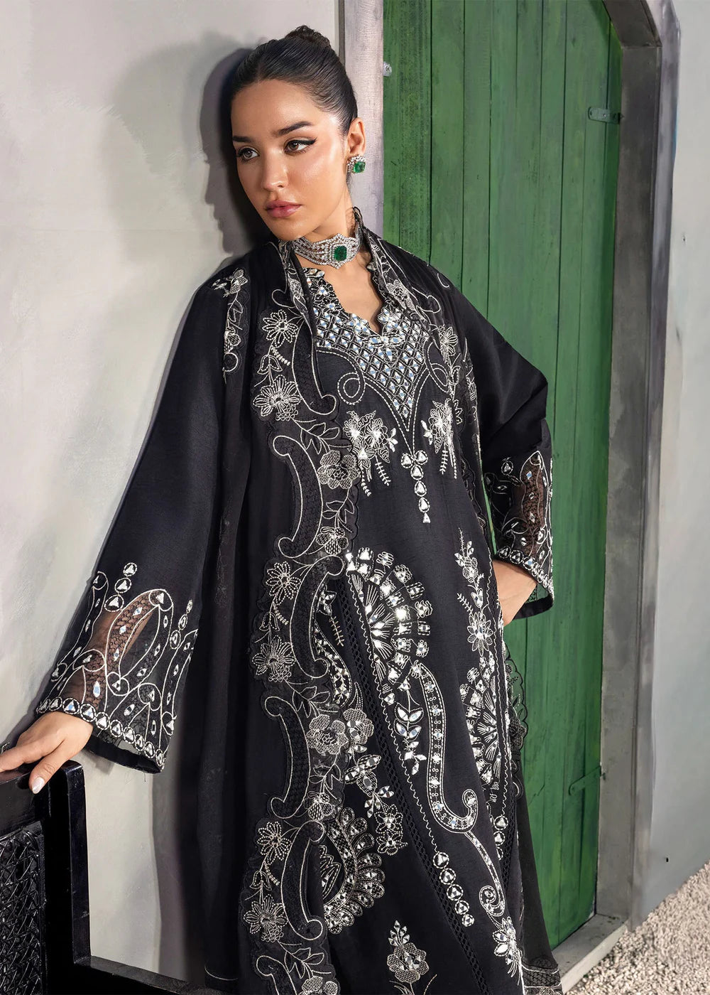 Dahlia Noir | Nureh | Saira Shakira