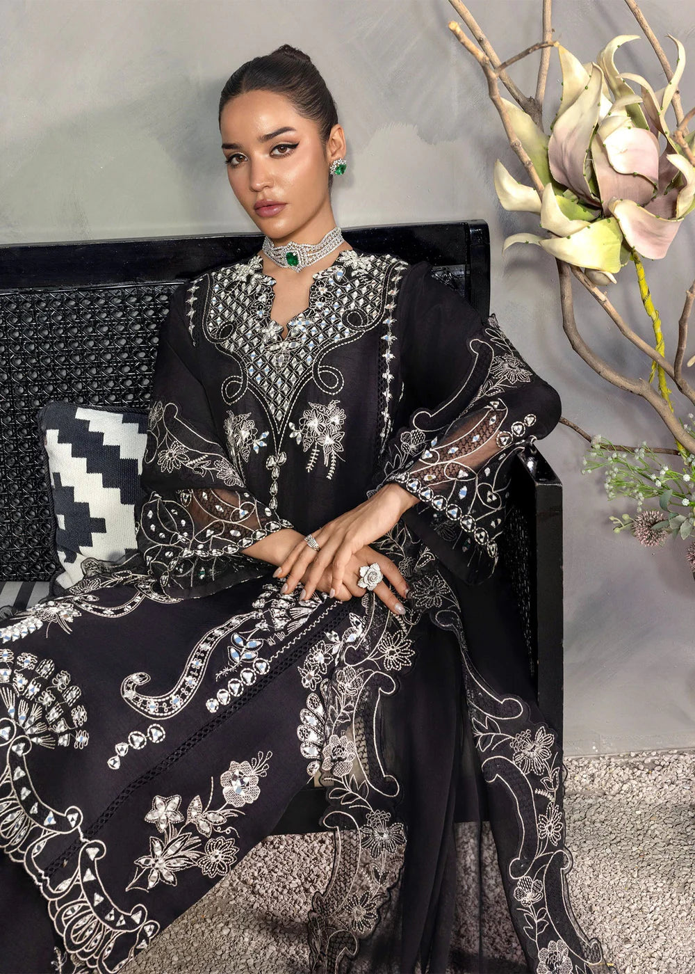 Dahlia Noir | Nureh | Saira Shakira