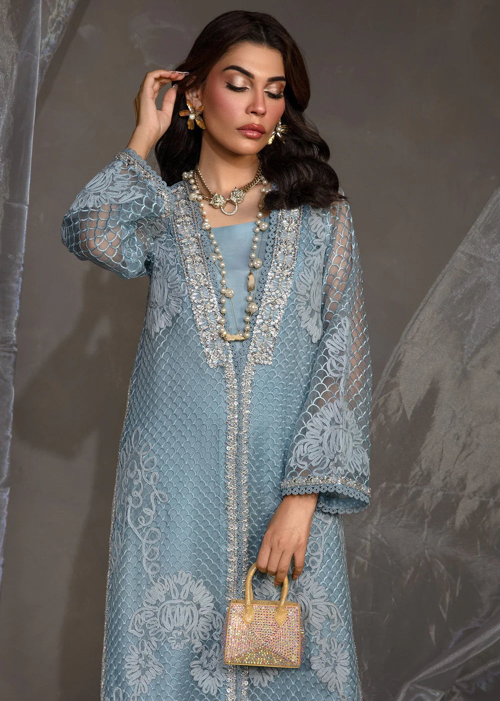 Cyan | Saira Shakira